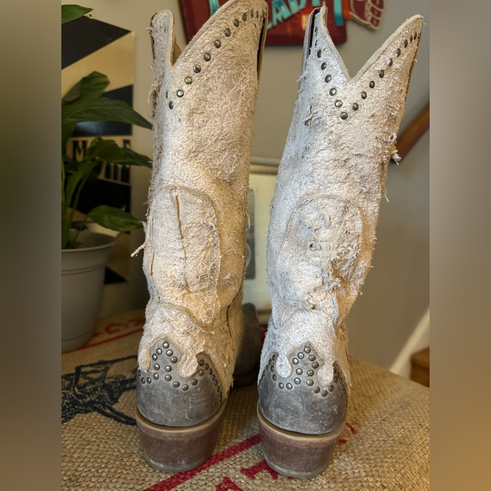 Sonora Distressed Leather Cowboy Boots - Picture 4 of 10